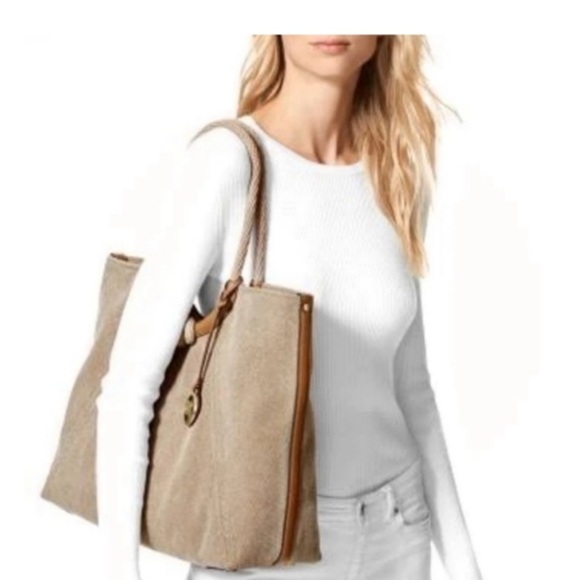 👛Michael Kors Isla Ring Brown Canvas Shoulder Tote Bag - Picture 2 of 12